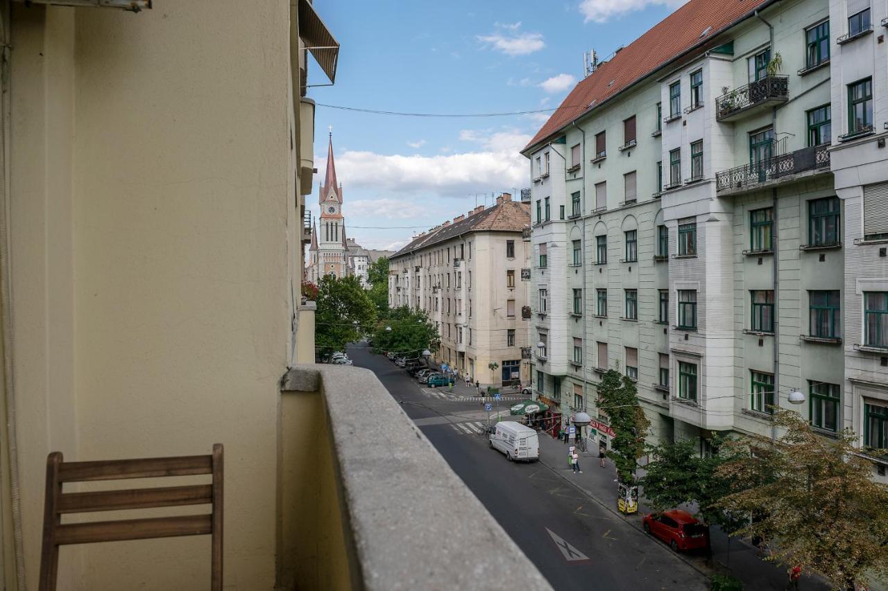 Riverside Balcony Apartment With View To Danube Budapest Esterno foto