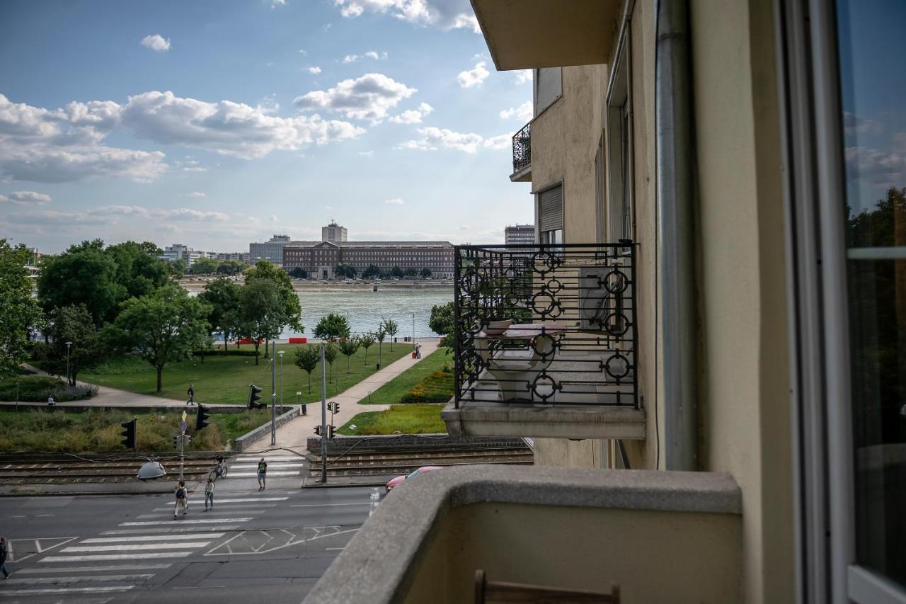Riverside Balcony Apartment With View To Danube Budapest Esterno foto