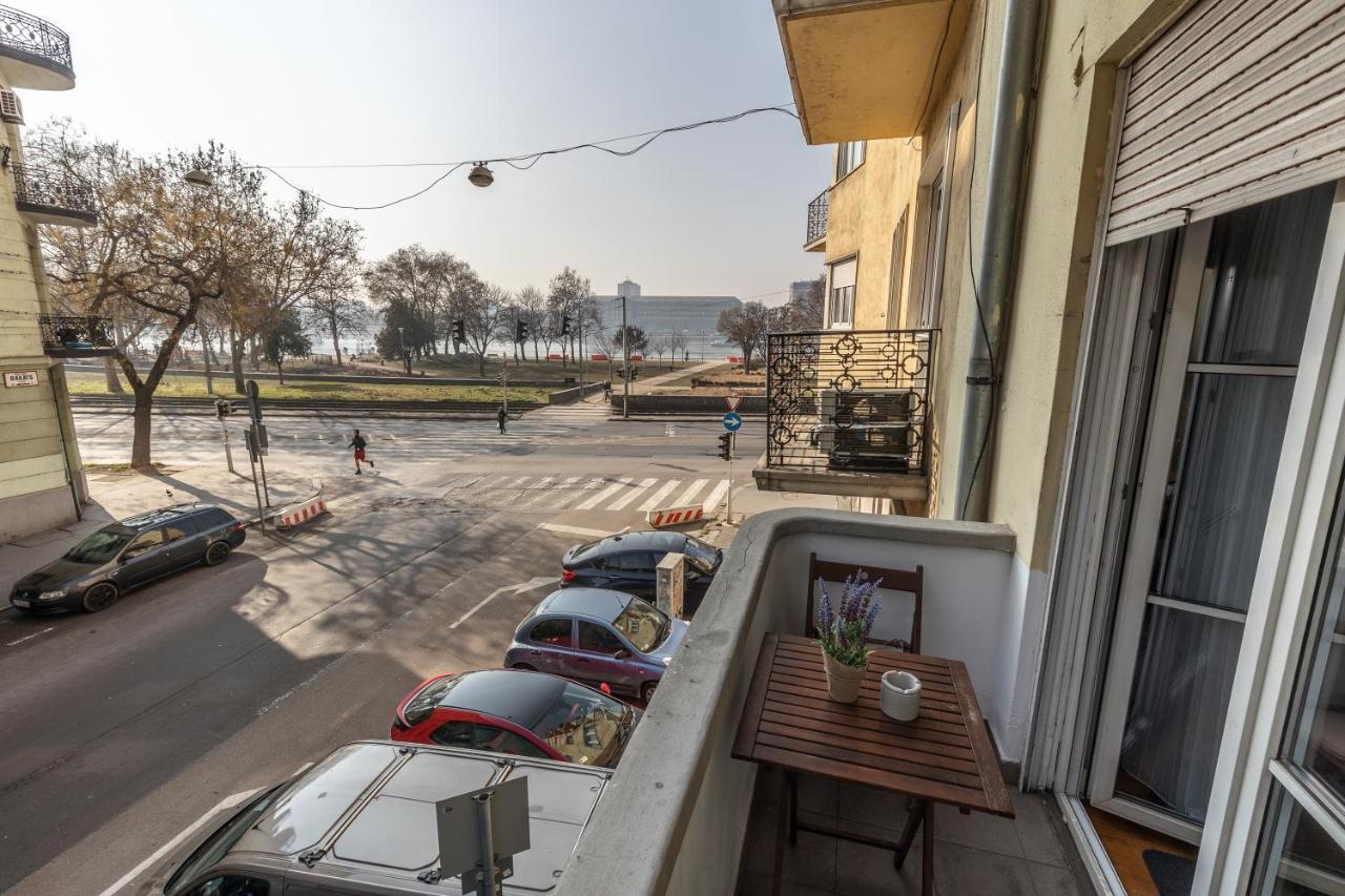 Riverside Balcony Apartment With View To Danube Budapest Esterno foto