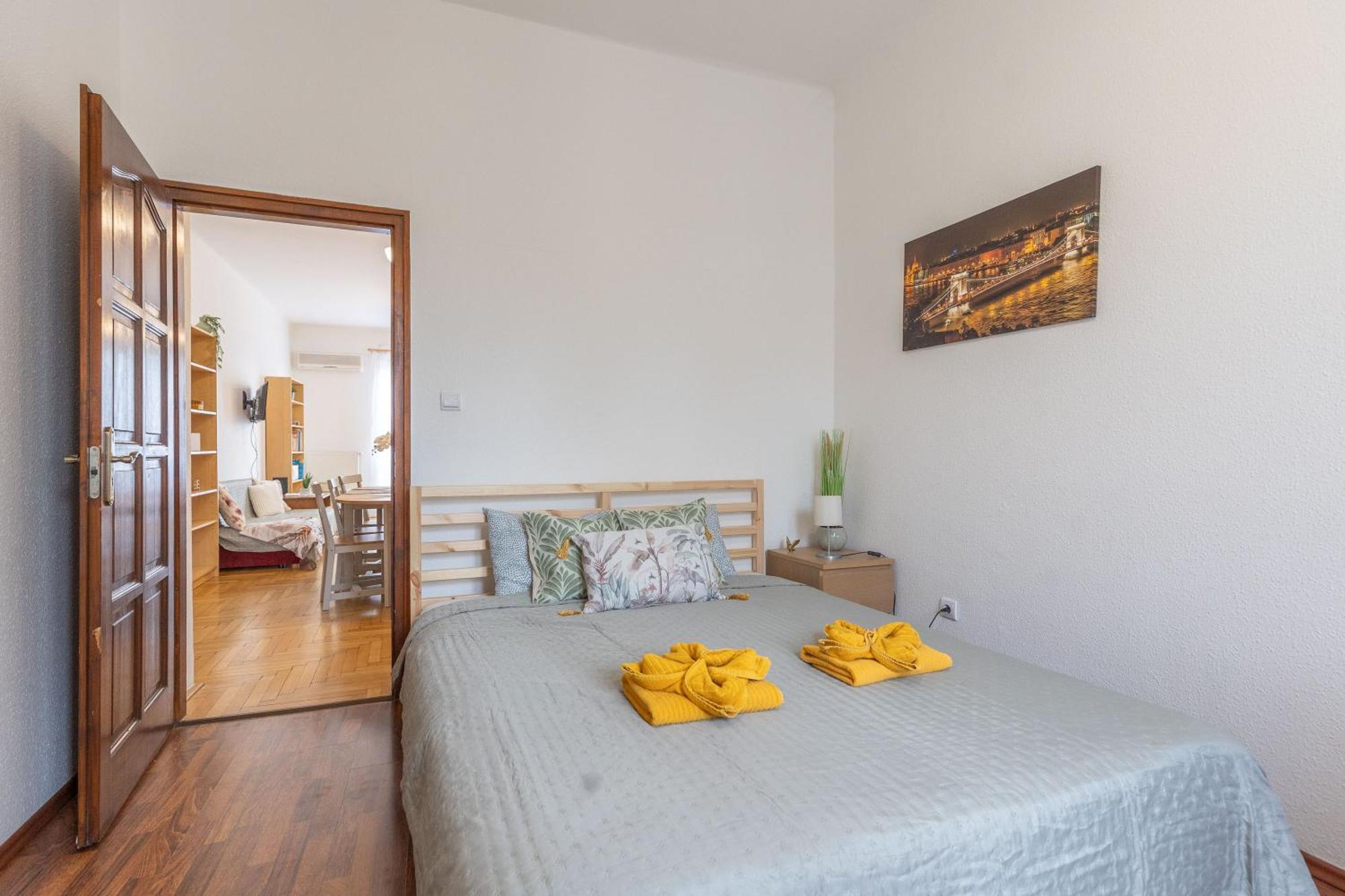 Riverside Balcony Apartment With View To Danube Budapest Esterno foto